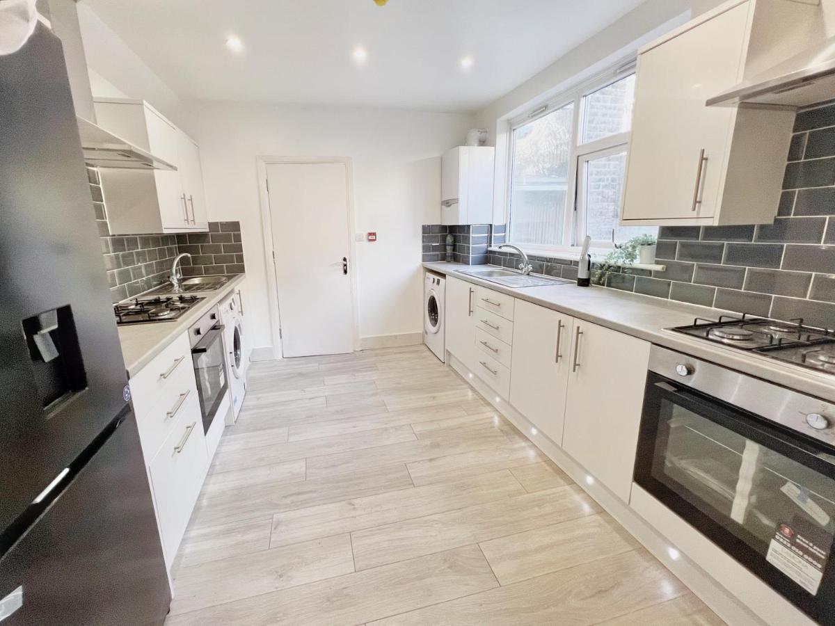 Modern Room In Centrally Located Apartment - Room 4 Londres Exterior foto